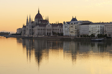 Fototapeta na wymiar Morning view of city centre of Budapest over the river Danube, Hungary. 