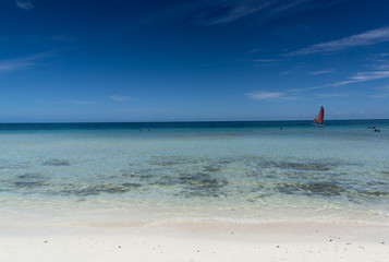 Fototapeta na wymiar Playas de arena blanca en el Caribe