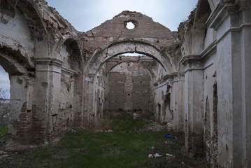 Fototapeta na wymiar Destroyed church
