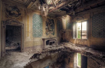 Papier Peint photo Lavable Vieux bâtiments abandonnés Villa avec étage cassé