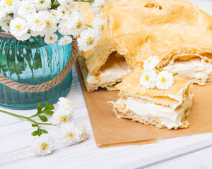 Pyszne ciasto z kremem - karpatka. 