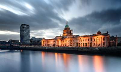 Naklejka premium Custom House Dublin Ireland