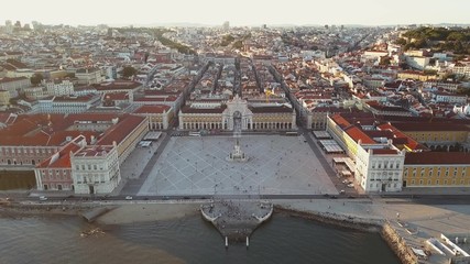 Fototapeta premium Rua Augusta with the famous Augusta Arch in Lisbon, Portugal