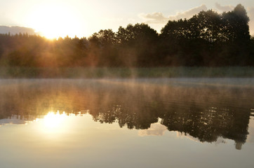 Obraz na płótnie Canvas morning lake fog misty