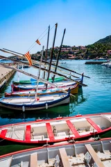 Cercles muraux Porte Les barques Catalane à Collioure la perle de la côte vermeille