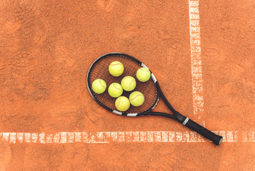Few round objects on tennis racquet