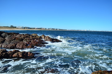 Waves on the rocks 
