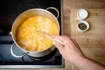 Kürbis - Kürbissuppe Rezept 19 - gelegentlich rühren
