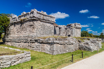Fototapeta na wymiar Ruins of the ancient Maya city Tulum, Mexico