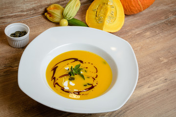 Kürbis - Kürbissuppe Rezept 23 - Suppe garnieren