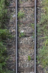 Trilhos ferroviarios visto do alto