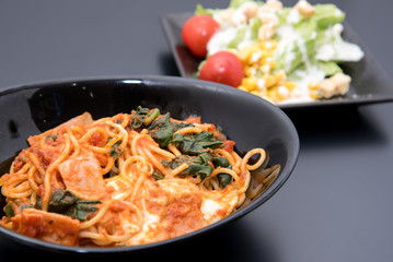 トマト系パスタ