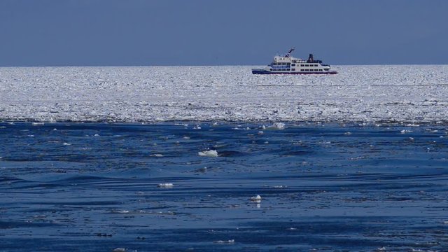 流氷砕氷船おーろら