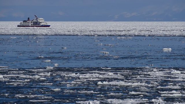 流氷砕氷船おーろら