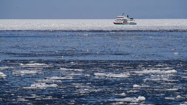 流氷砕氷船おーろら
