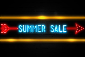Summer Sale  - fluorescent Neon Sign on brickwall Front view