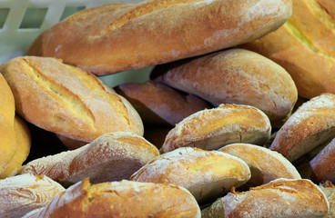 La cesta del pane appena sfornato