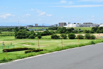 Obraz premium 荒川河川敷 川口市浮間ゴルフ場 戸田橋方面