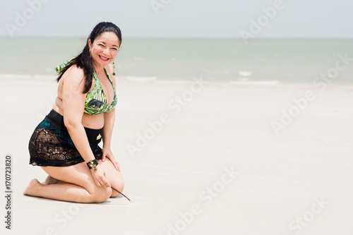 Free beach mature pictures vaginas chris