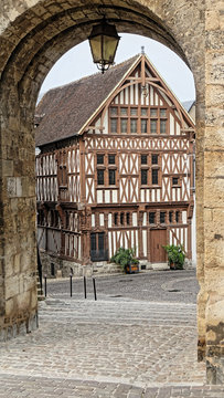 La maison &agrave; pans de bois dite du Bailli &agrave; Joigny 89