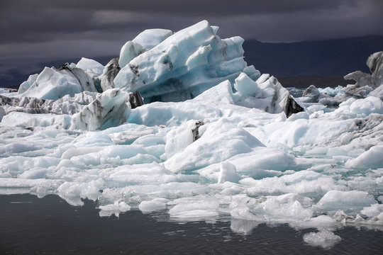 Icebergs in Jokulsarlon glacial lagoon