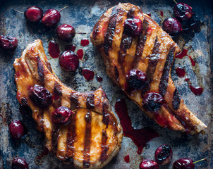 Grilled pork ribs with plum sauce