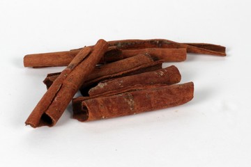 cinnamon sticks isolated on white background