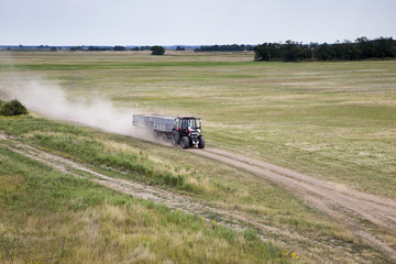 Schlepper in der Pußta