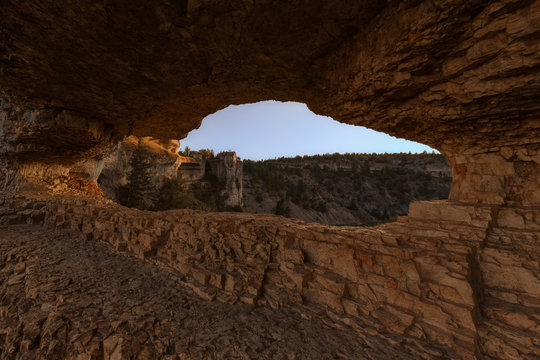 Rock arch at the Rio Lobos canyon