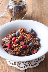 Granola mit Beeren
