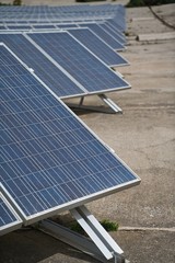 Obraz premium Solar panels lined up