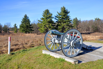 Fototapeta premium Cannon in Saratoga National Historical Park, Saratoga County, Upstate New York, USA. This is the site of the Battles of Saratoga in the American Revolutionary War.