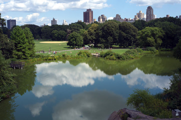 Fototapeta na wymiar Central Park lake
