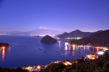内浦湾と富士山