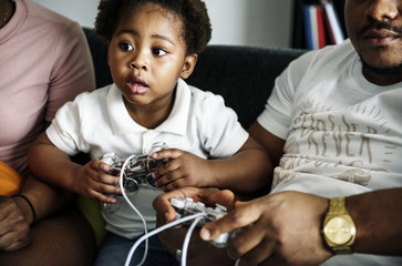 Black family spend time together love happiness © Rawpixel.com