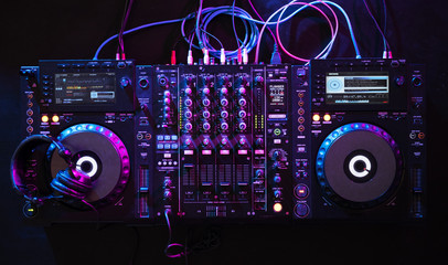 Mixer euipment entertainment DJ station