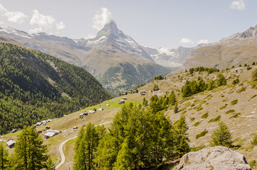 Naklejka premium Zermatt, Dorf, Findeln, Weiler, Sunnegga, Alpen, Matterhorn, Alm, Bergbauer, Wanderweg, Bergkapelle, Wallis, Sommer, Schweiz
