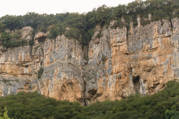 Fototapeta na wymiar panoramic scenery in the mountains of italy.