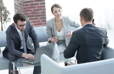 woman lawyer advises his client