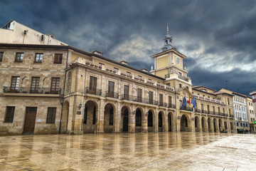 Fototapeta na wymiar Plaza de la constitución,Oviedo