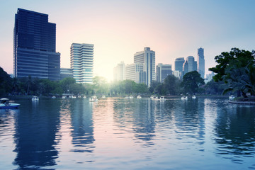 Fototapeta na wymiar Bangkok skyline at lumpini park view