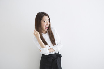 楽しいポーズをする女性