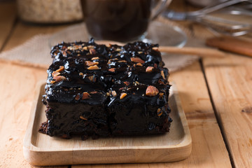 Chocolate brownie with almond topping