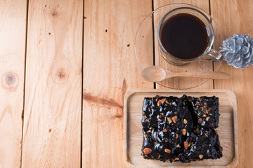 Chocolate brownie with almond topping