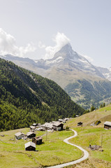 Fototapeta na wymiar Zermatt, Bergdorf, Findeln, Sunnegga, Wanderweg, Alm, Bergbauer, Matterhorn, Alpen, Wallis, Bergwiesen, Sommer, Schweiz