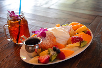 フルーツパンケーキ