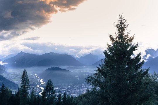Tiroler Alpen mit Blick auf Telfs
