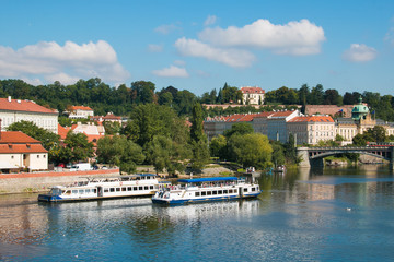 Fototapeta na wymiar Fiume Moldava a Praga, Boemia, Repubblica Ceca