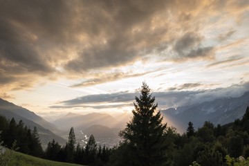 Tiroler Alpen mit Blick auf Telfs