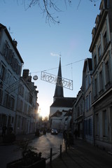 Fototapeta na wymiar Troyes promenade en ville